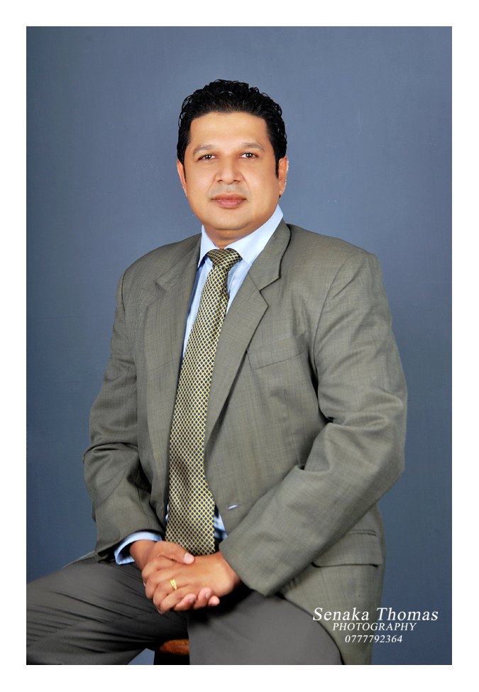 Prof. Dr. Larry Adams